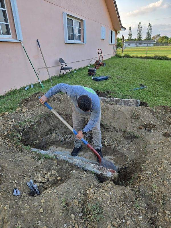 MIAMI SERVICE PLUMBERS | Emergency Plumbers in Miami